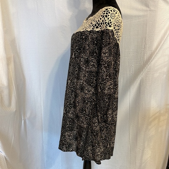 jello c. Off shoulder black floral print dress size small - Picture 3 of 7